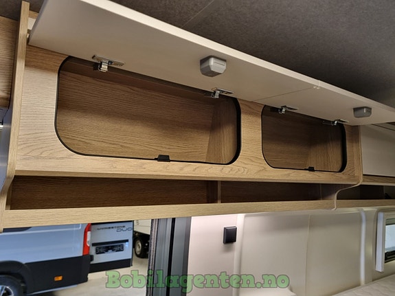 Hobby OnTour Van 640 ET / Adaptiv cruisekontroll / Langsgående senger / Utedusj mulighet / Kompressorkjøleskap / Markise +++ 24 of 30
