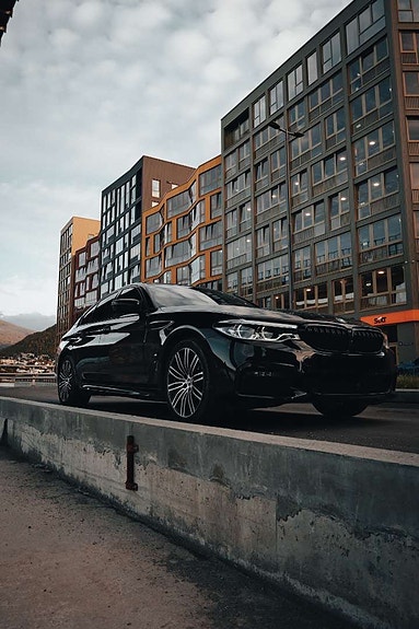 BMW 530e 4 of 5