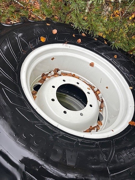 Mitas AC65 480/65-24 med felg