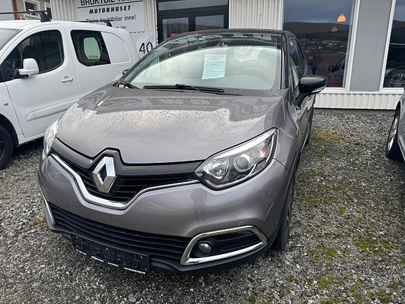 Renault Captur 2 of 5