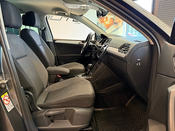 Volkswagen Tiguan 10 of 13