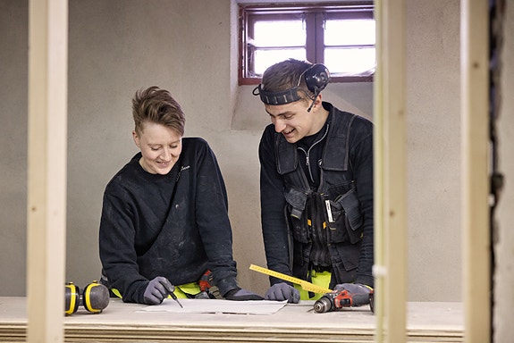 Rehabilitering er vår spesialitet og vi har flere prosjekter der ivaretakelse av eldre boliger, oppdatert til dagens standard er gjeldende.