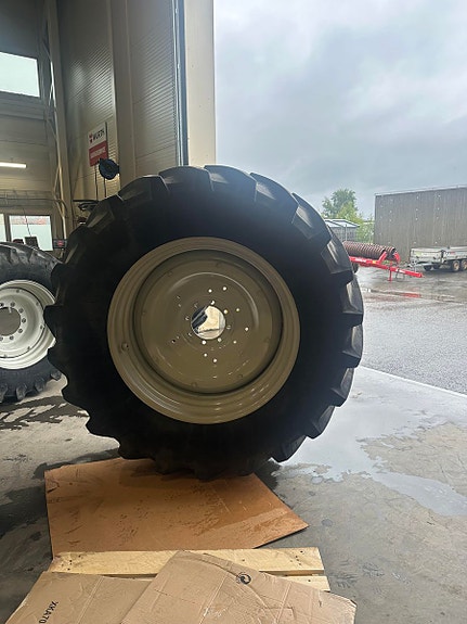 Trelleborg TM800 650/65-42 og 540/65-30 Valtra/John Deere