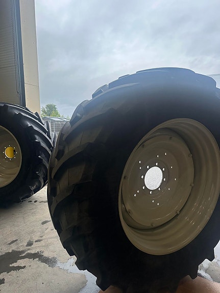 Trelleborg TM800 650/65-42 og 540/65-30 Valtra/John Deere