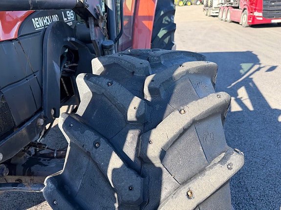 New Holland L 95 25 of 30