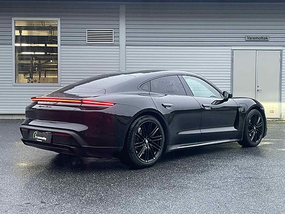 Porsche Taycan 3 of 5