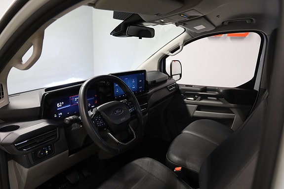 Ford Transit Custom 7 of 12