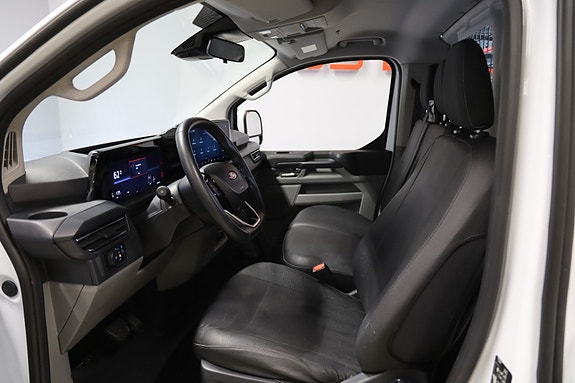 Ford Transit Custom 8 of 12