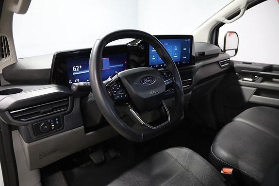 Ford Transit Custom 6 of 12