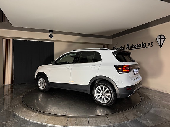 Volkswagen T-Cross 3 of 5