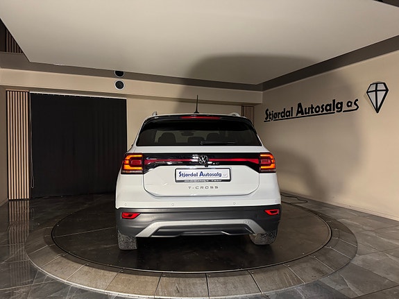 Volkswagen T-Cross 4 of 5