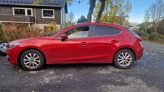Mazda 3 2 of 5