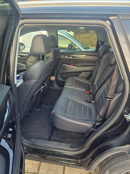 Maxus Euniq 6 3 of 8