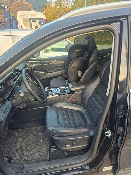 Maxus Euniq 6 2 of 8