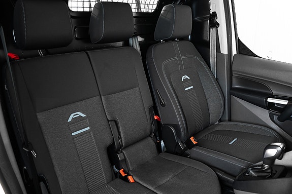 Ford Transit Connect 11 of 30