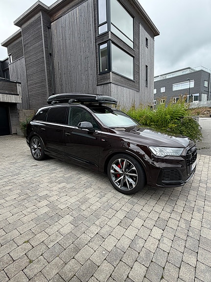 Audi Q7 2 of 16
