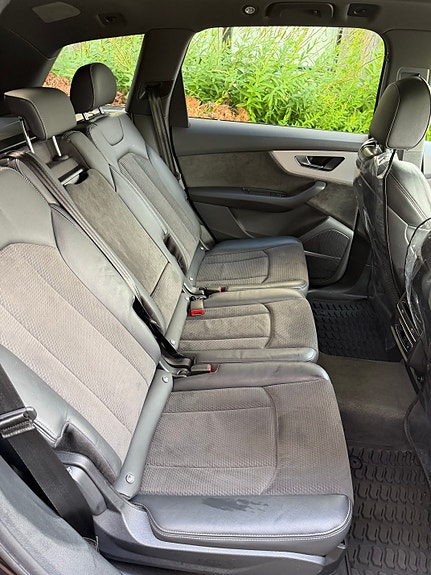 Audi Q7 14 of 16