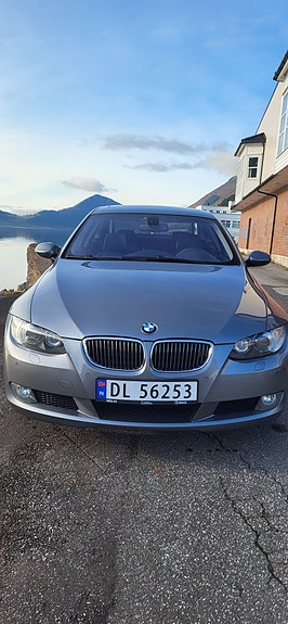 BMW 330Xi 5 of 30