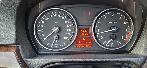 BMW 330Xi 16 of 30