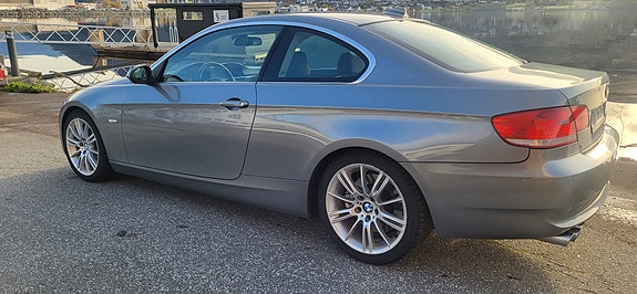 BMW 330Xi 3 of 30