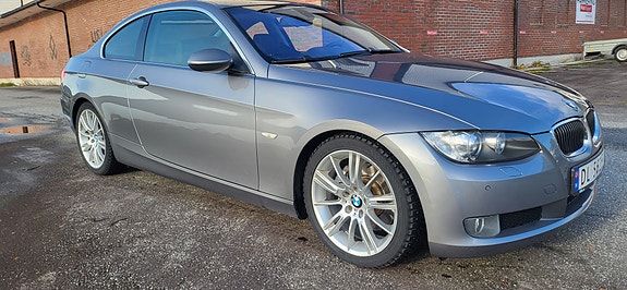 BMW 330Xi 6 of 30
