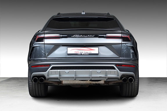 Lamborghini Urus 5 of 5