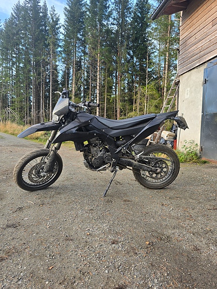 Aprilia SX 125 Super Motard 2 of 4