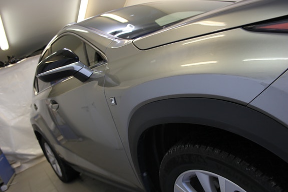 Lexus NX300h 4 of 5