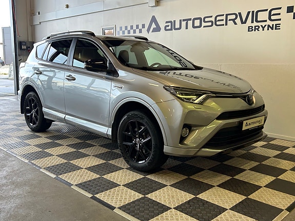 Toyota RAV4 3 of 5