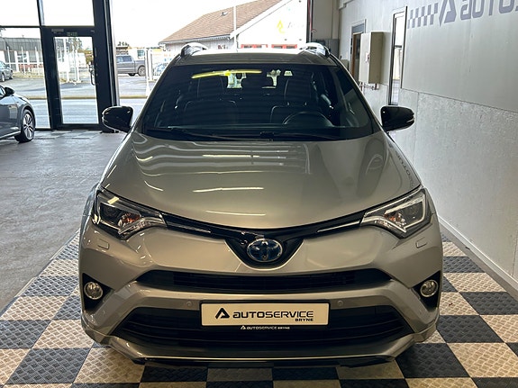 Toyota RAV4 5 of 5