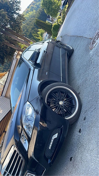 Mercedes-Benz E220 6 of 15