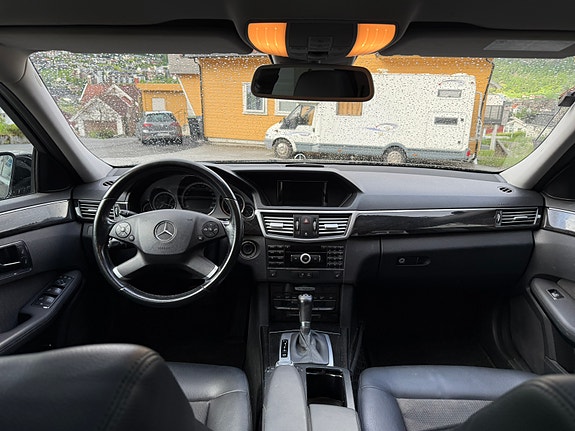 Mercedes-Benz E220 12 of 15