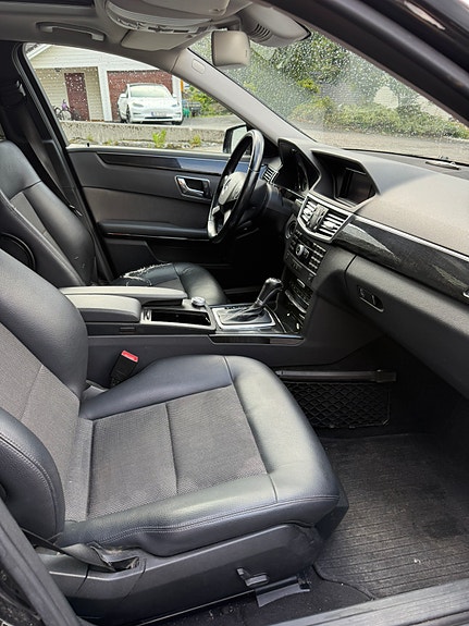 Mercedes-Benz E220 13 of 15