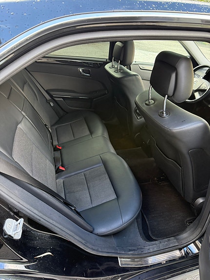 Mercedes-Benz E220 15 of 15