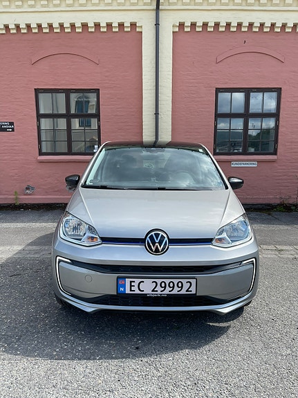 Volkswagen UP! 2 of 10