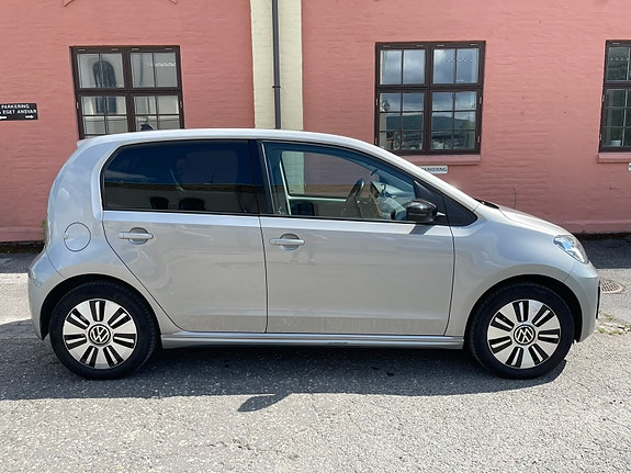 Volkswagen UP! 4 of 10