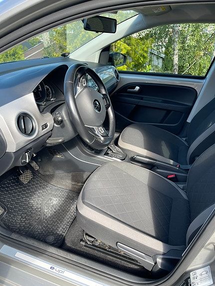 Volkswagen UP! 14 of 20