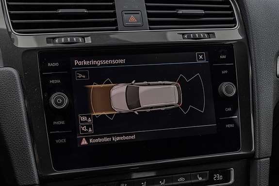 Volkswagen Golf VII 15 of 25