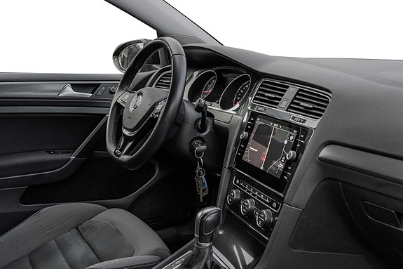 Volkswagen Golf VII 22 of 25