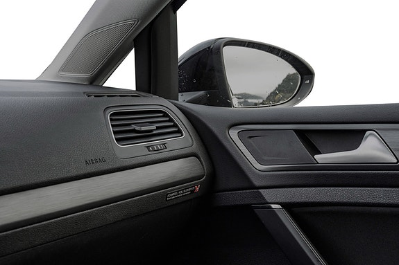 Volkswagen Golf VII 17 of 25