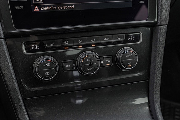 Volkswagen Golf VII 16 of 25