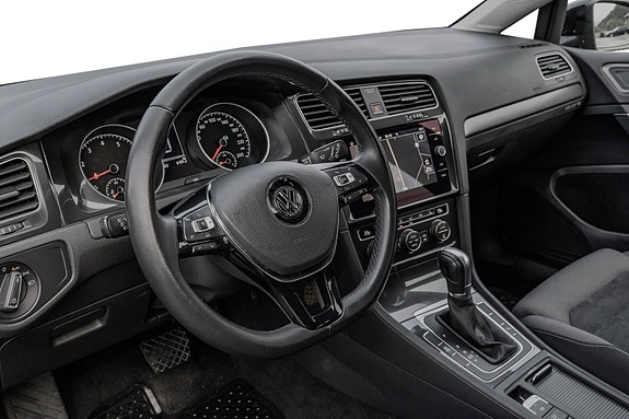 Volkswagen Golf VII 19 of 25