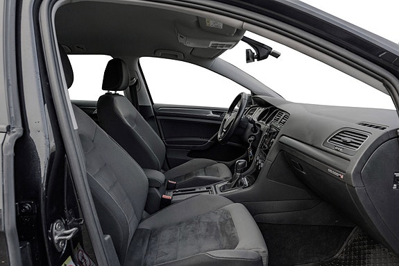 Volkswagen Golf VII 23 of 25