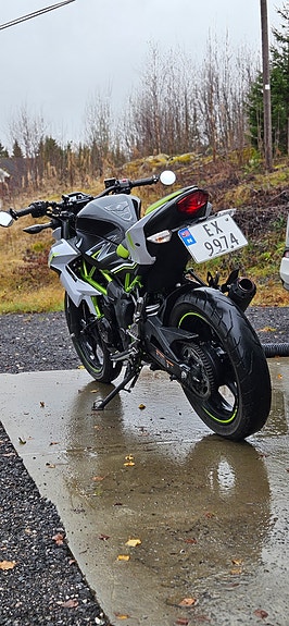 Kawasaki Z125 4 of 5
