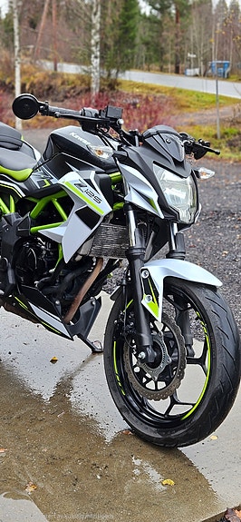 Kawasaki Z125 2 of 5