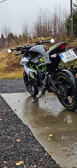Kawasaki Z125 3 of 5