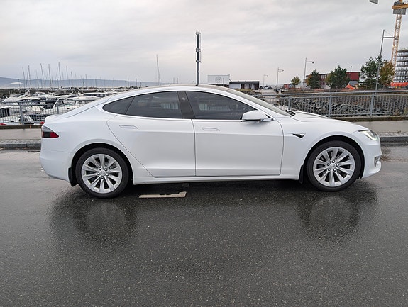 Tesla Model S 3 of 11