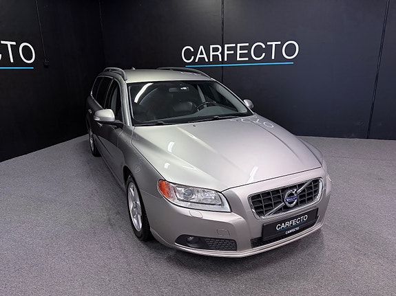 Volvo V70 2 of 5