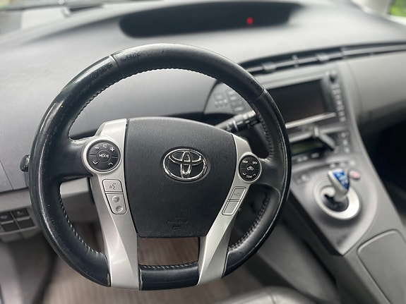 Toyota Prius 6 of 26