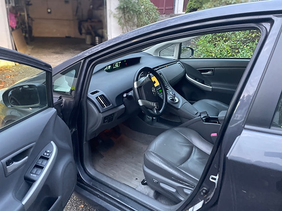Toyota Prius 22 of 26